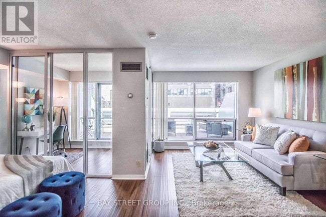 Building Photo - 10 Yonge St