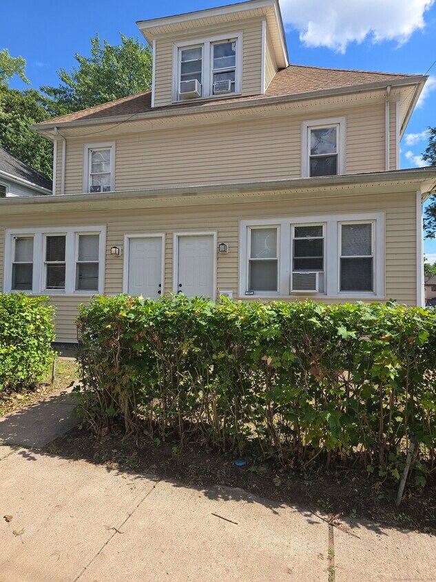 Primary Photo - 132 Birch St