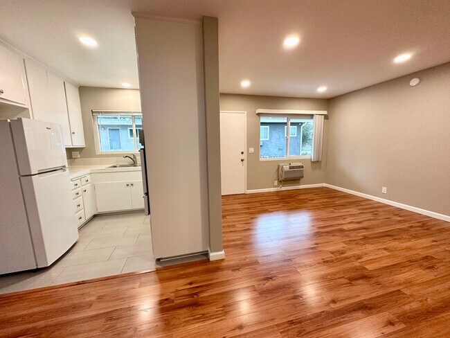 Foto del interior - FOOTHILL VILLAGE