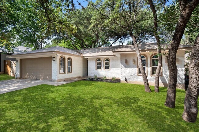 Foto del edificio - 902 Acorn Oaks Dr
