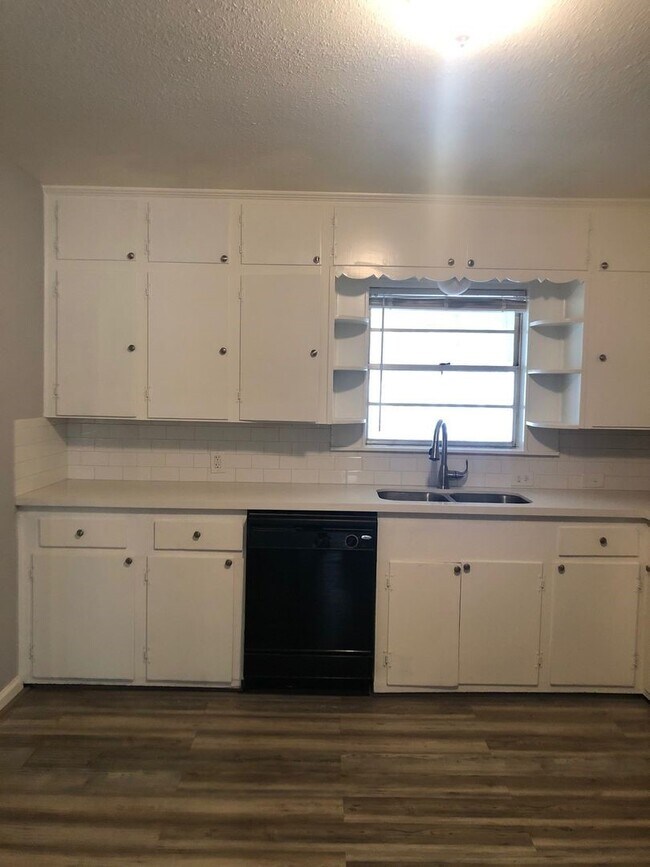 Foto del edificio - 503 Willow Ave