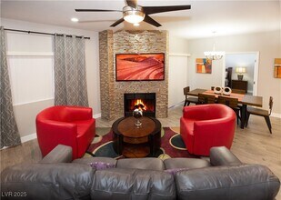 Building Photo - 8725 W Flamingo Rd