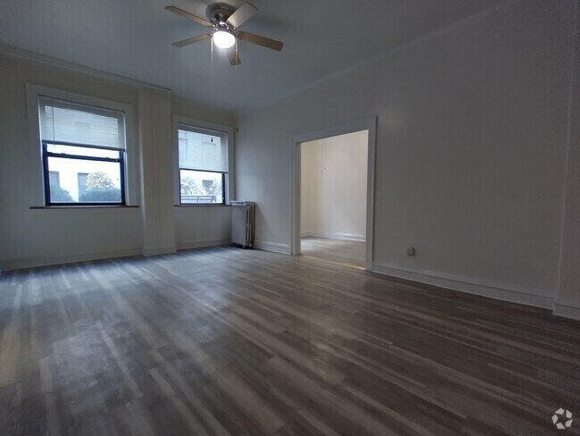 Building Photo - 5481 S Cornell Ave