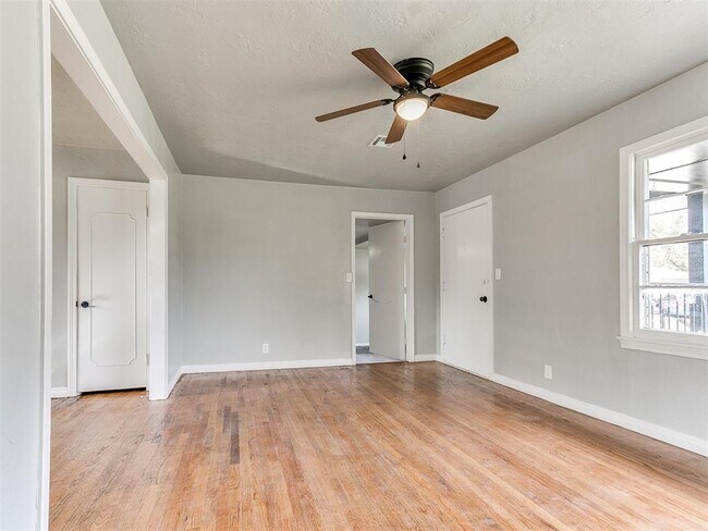 Foto del edificio - 512 SW 49th St