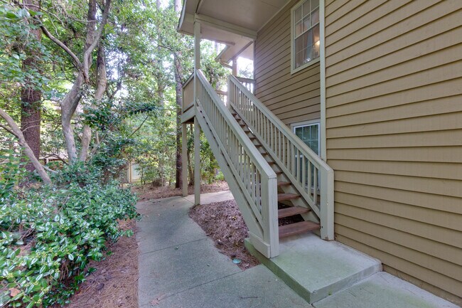 Building Photo - 1003 Country Park Dr