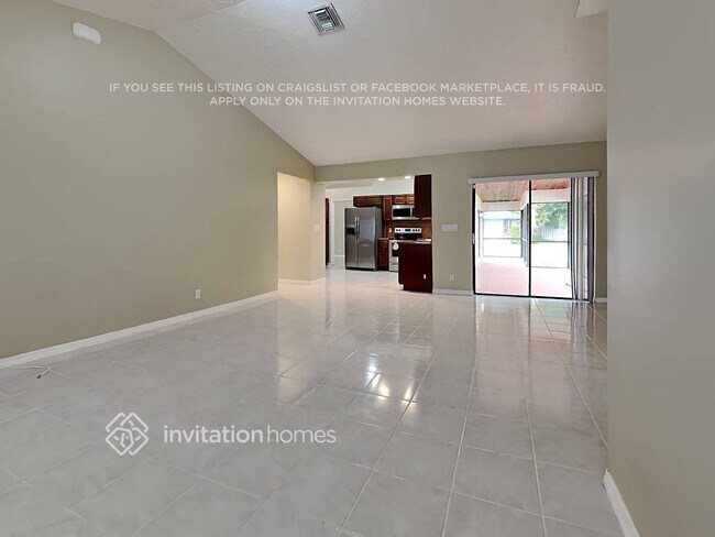 Foto del edificio - 13325 Kingsbury Dr