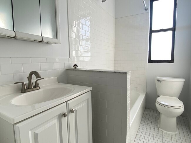 Building Photo - 2 Magaw Pl