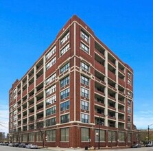 Building Photo - 320 E 21st St