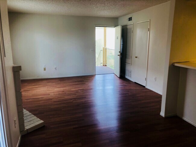 Foto del edificio - 1025 N Tippecanoe Ave
