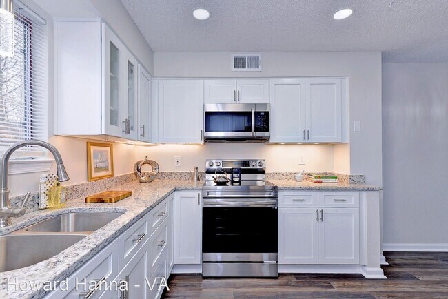 Building Photo - 2 br, 2 bath House - 384 Nantucket Place