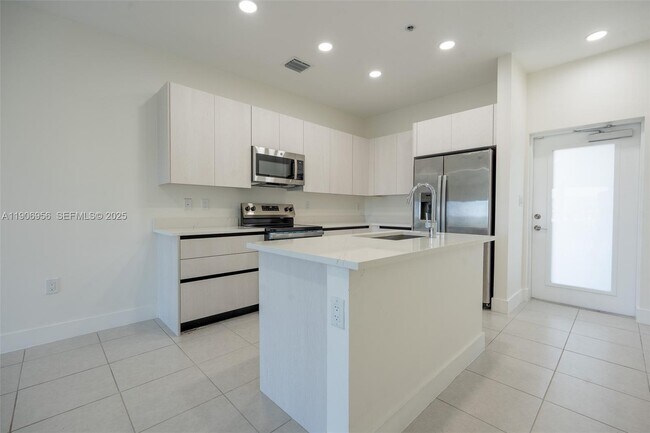 Building Photo - 8001 NW 41st St