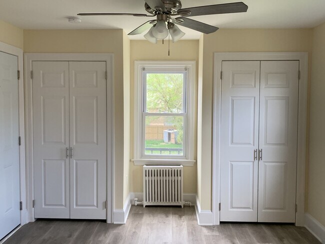 Building Photo - AG 210 Forward