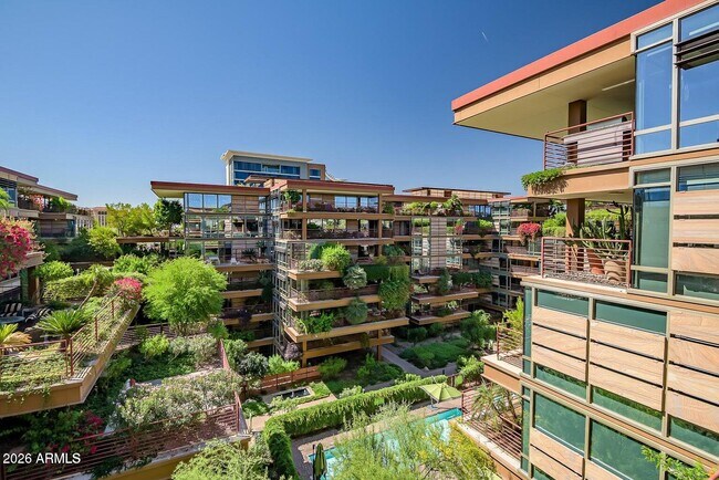 Foto del edificio - 7131 E Rancho Vista Dr