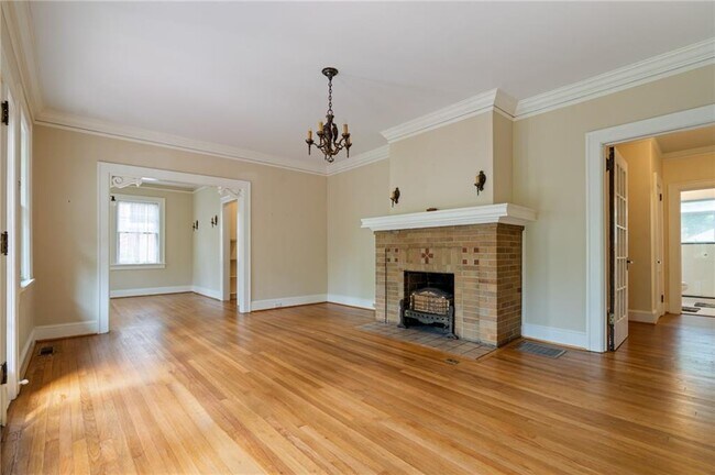 Foto del edificio - 1460 Cornell Rd NE