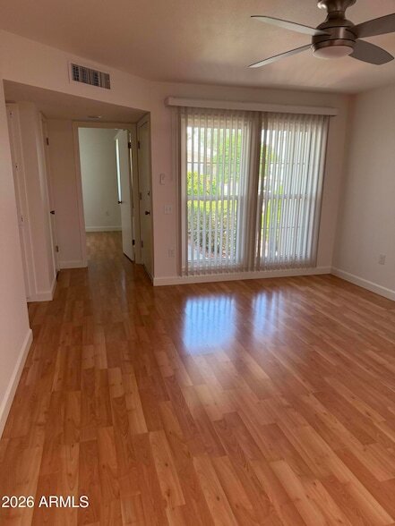 Building Photo - 10833 W Santa Fe Dr