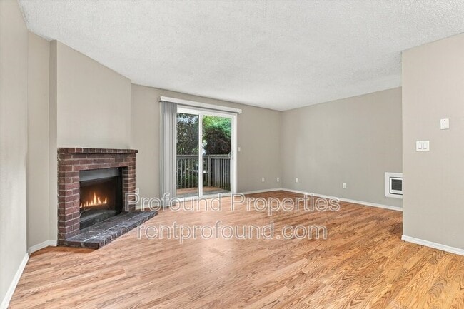 Building Photo - 12225 SW Gingham Ln