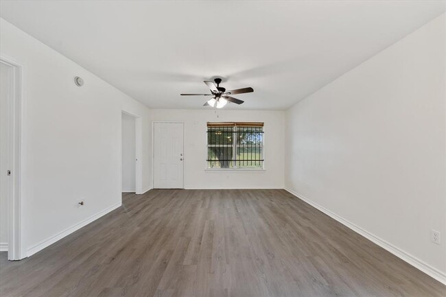 Building Photo - 11419 Roandale Dr