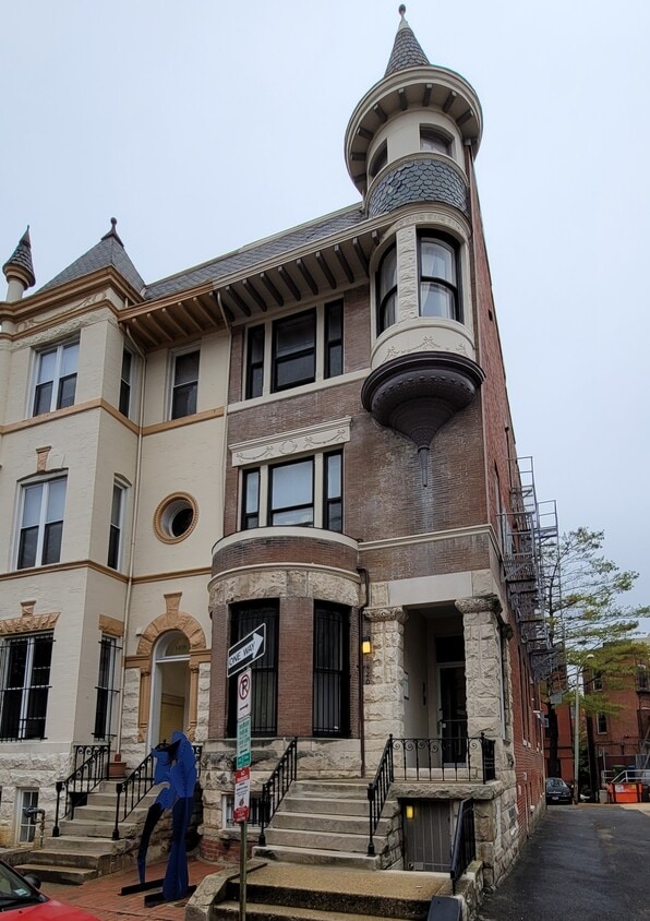 Primary Photo - 1420 Hopkins St NW