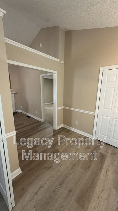 Foto del edificio - 4509 Wolftrap Rd