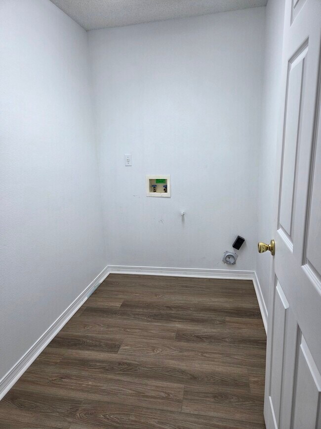 Foto del edificio - 1953 Gulf Bay Ln