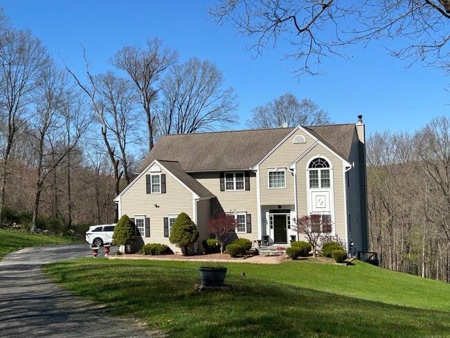 Building Photo - 77C Long Meadow Hill Rd