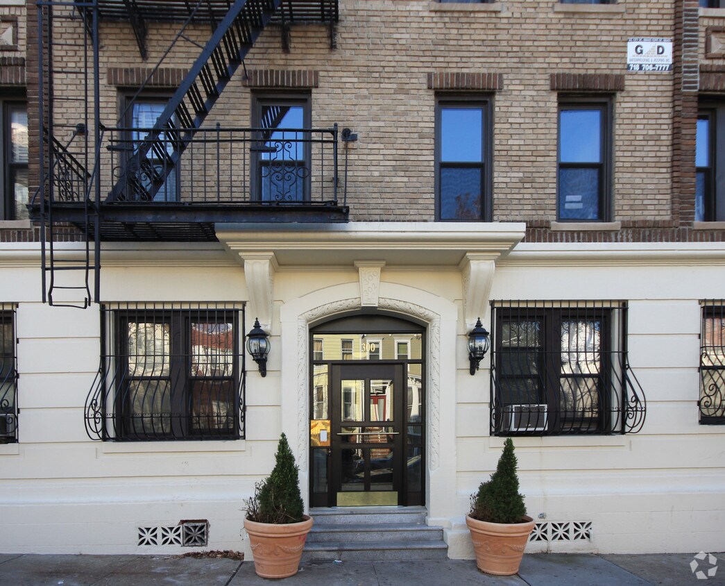 Foto del edificio - 310 12th St