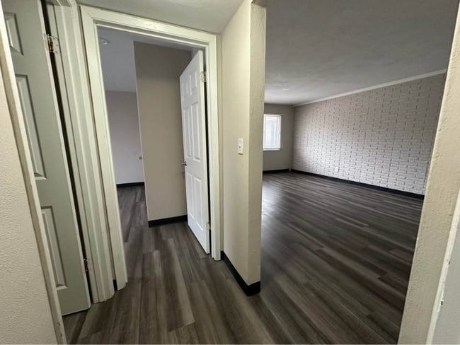 Building Photo - 931 22nd Ave