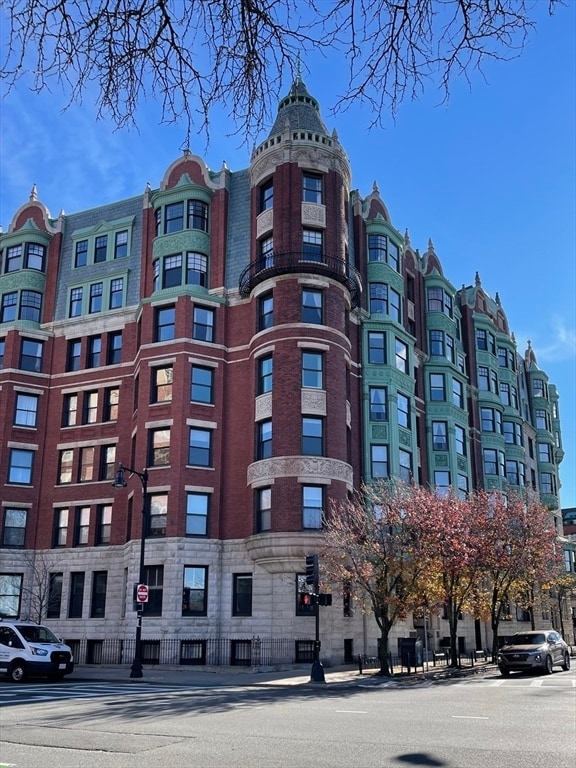 Building Photo - 4 Charlesgate E