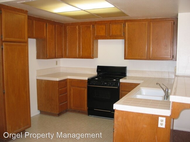 Building Photo - 3 br, 2 bath House - 10001 E. Glendon Circle
