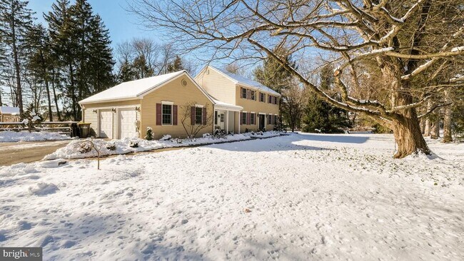 Building Photo - 154 Ash Way