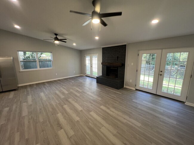 Foto del edificio - Beautifully Renovated 3BR Home in a Quiet Baton Rouge Neighborhood