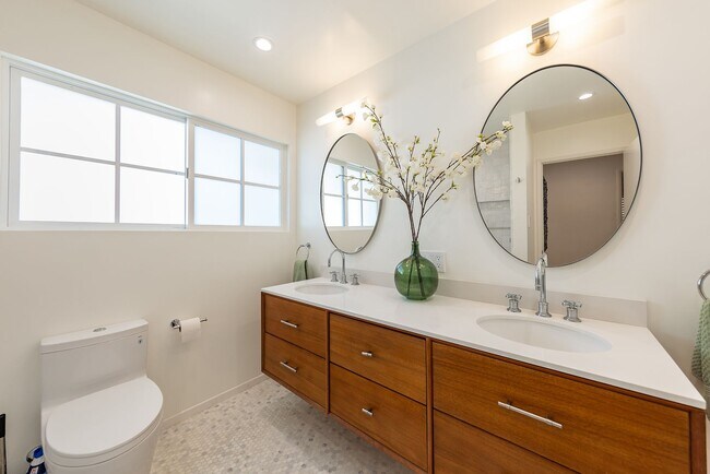 Foto del edificio - Downtown cottage