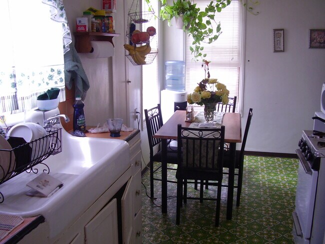 Building Photo - 315 N 3rd St