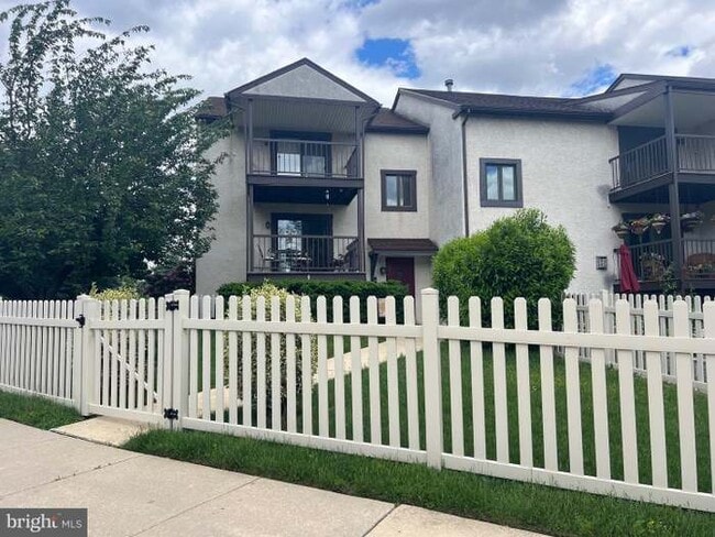 Foto del edificio - 801 Cambridge Cir