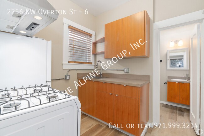 Foto del edificio - $500 OFF FIRST MONTH Studio Near 23rd!