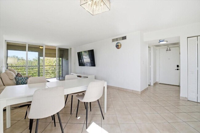 Foto del edificio - 9410 Tangerine Pl