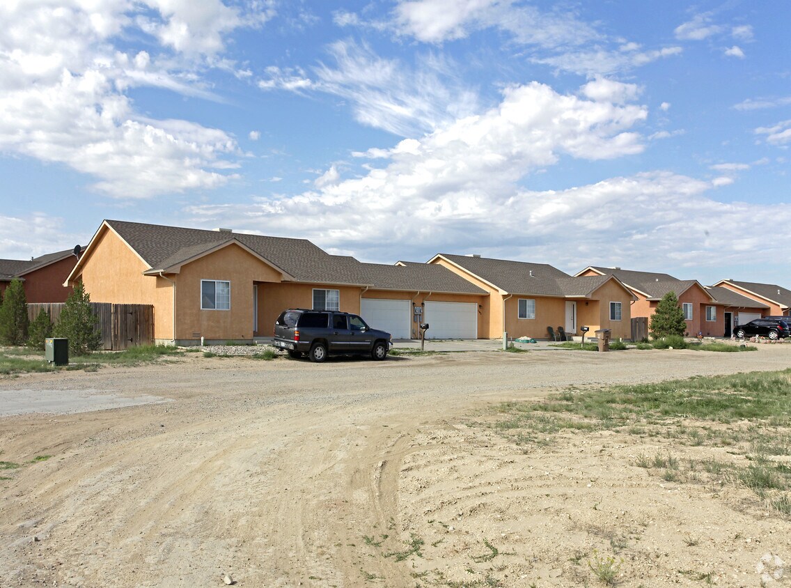 Building Photo - 161-199 S Stardust Dr