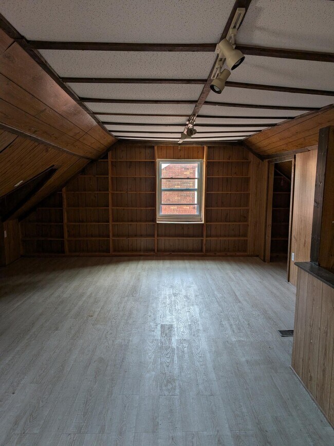 Foto del edificio - 5218 Bedford St
