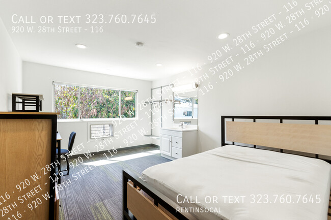 Building Photo - 920 W 28th St