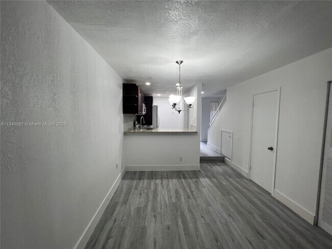 Foto del edificio - 1901 NW South River Dr