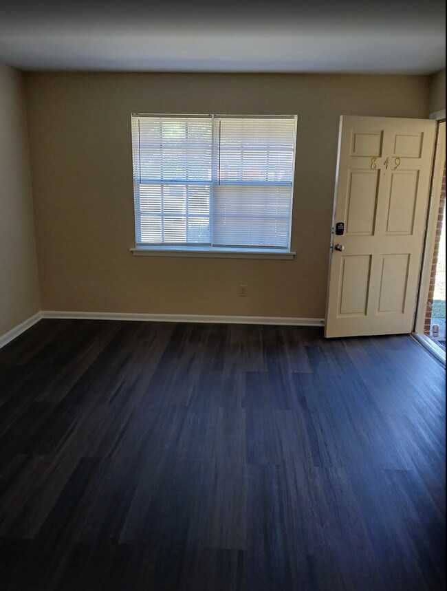 Foto del edificio - MOVE IN READY! NOW AVAILABLE!!! $0 SECURIT...