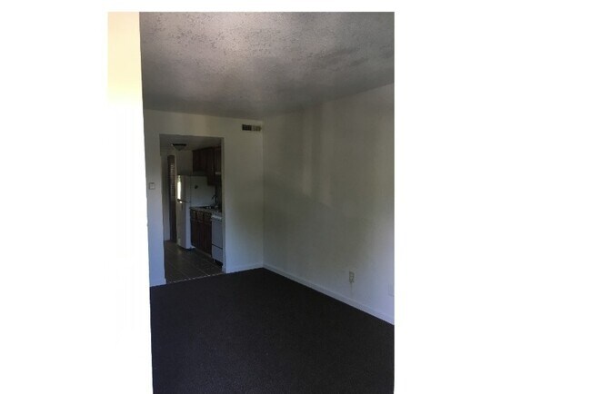 Building Photo - 735 W Decatur St