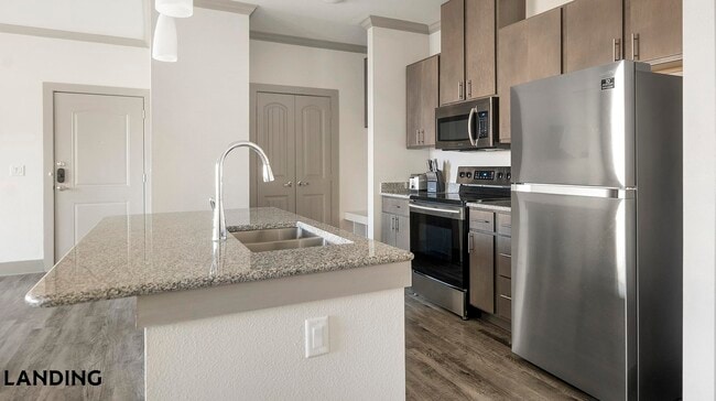 Building Photo - 12500 Shadowglen Trce