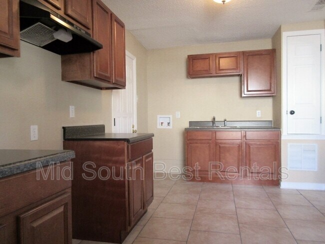 Building Photo - 4264 Westmont Rd