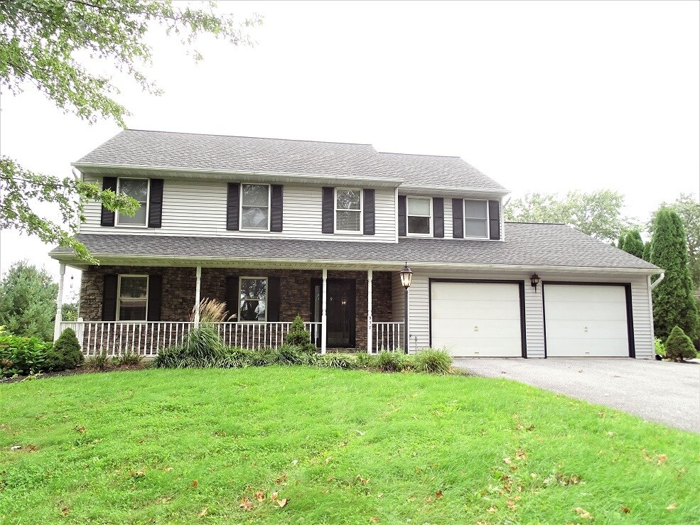 Primary Photo - 957 Forest Hill Rd