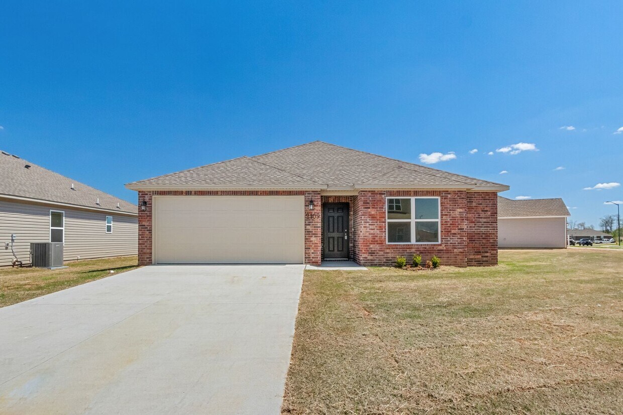 Foto principal - Brand New 4 Bedroom Build in Siloam Springs!