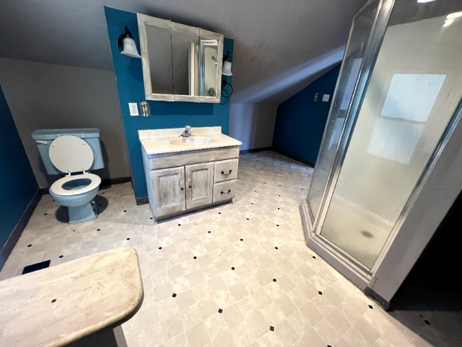 Building Photo - 621 S Rotherwood Ave