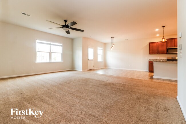Foto del edificio - 432 Silent Bluff Dr