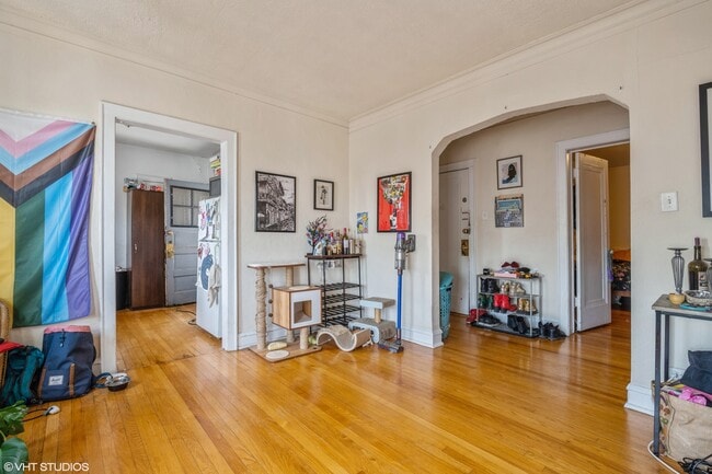 Foto del edificio - 5425 W Montrose Ave