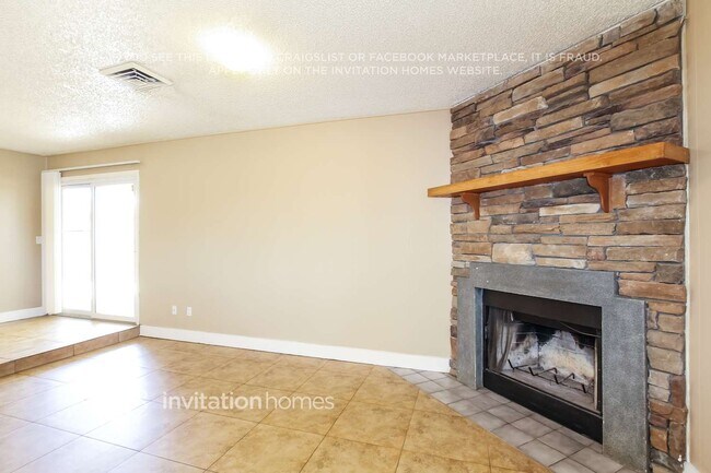 Building Photo - 4422 W Sanna St